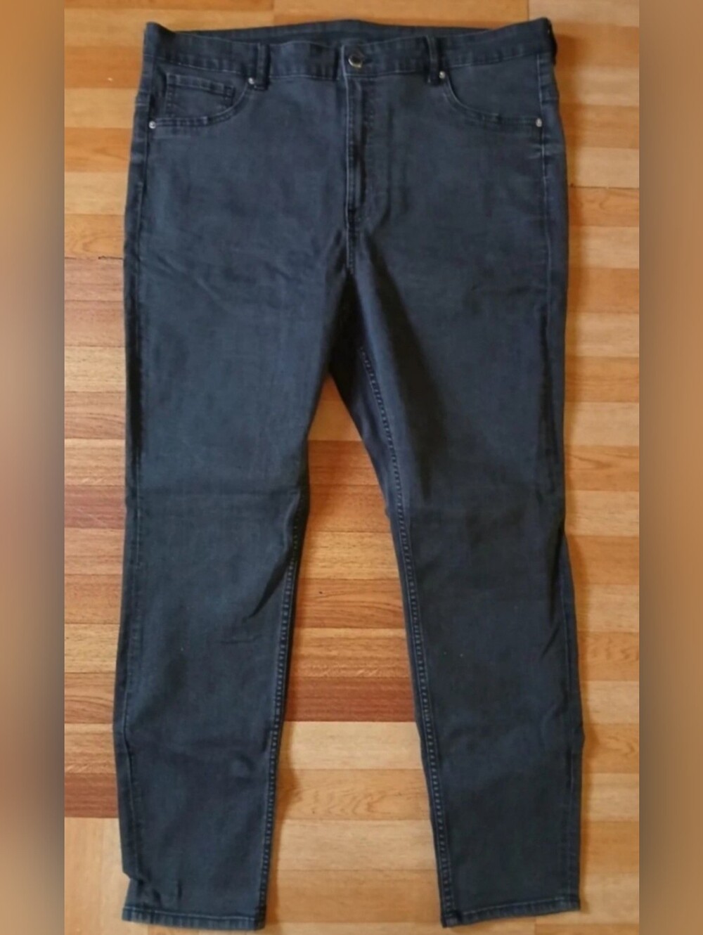 Stylish Dark Gray Denim H&M Jeans, size 18 or XL.